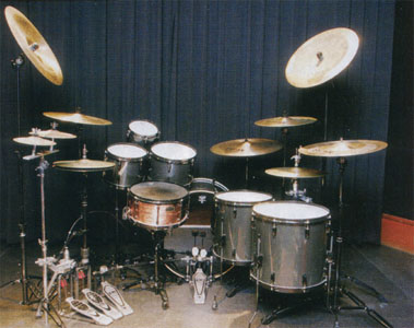 He briefly continued using this setup for his next drumset as well.